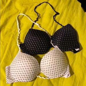 NWOT Hook Front Halter Bra Set 2pack